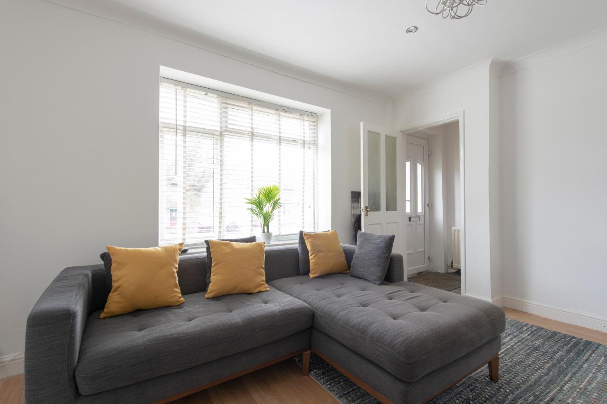 3 Bed House In Rochester 4 Beds Sleeps 7 Wainscot Eksteriør bilde