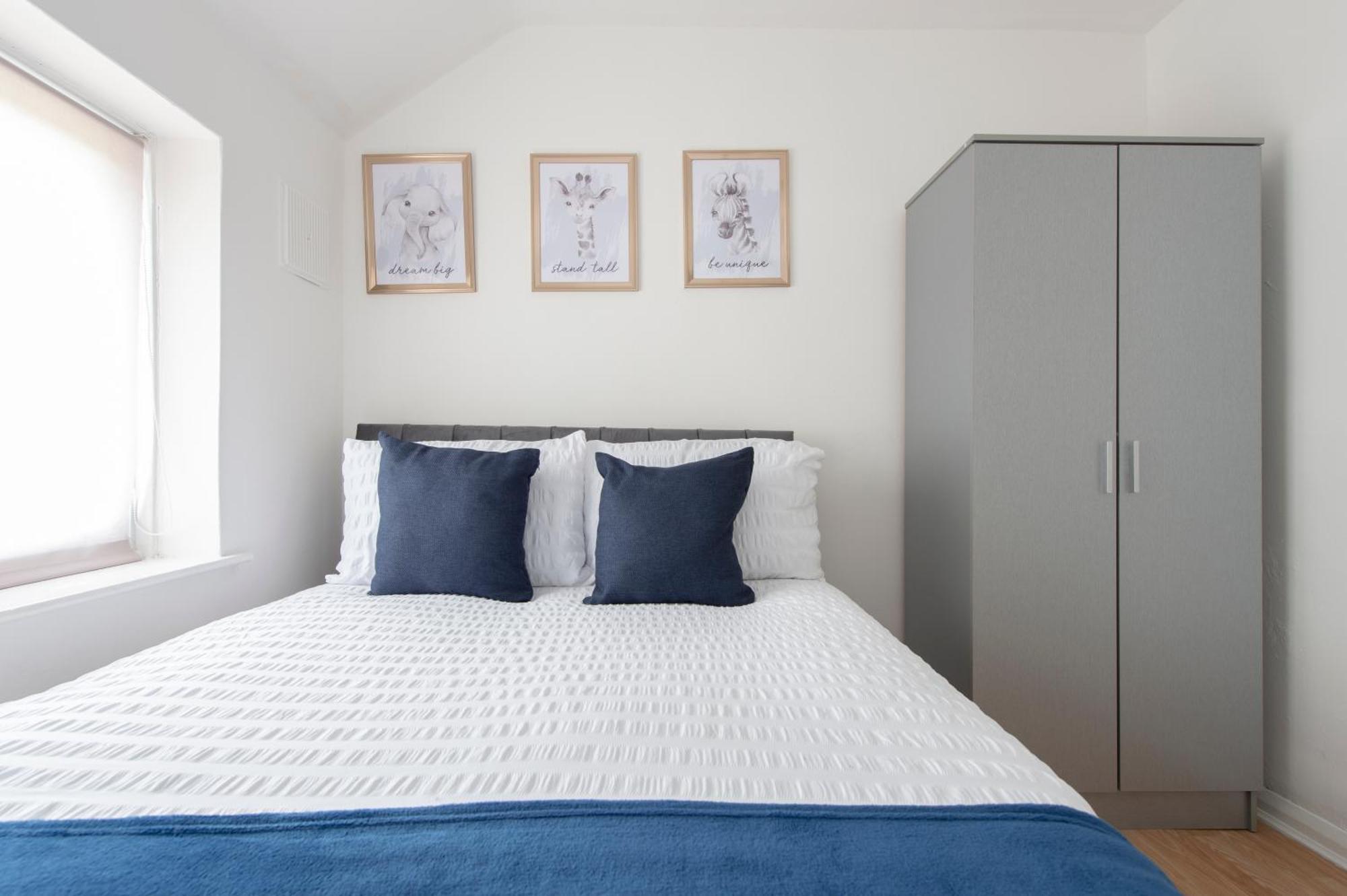 3 Bed House In Rochester 4 Beds Sleeps 7 Wainscot Eksteriør bilde